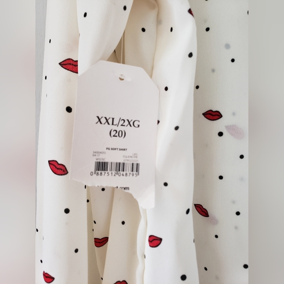 Faded Glory Red Lips blouse - Picture 3 of 7